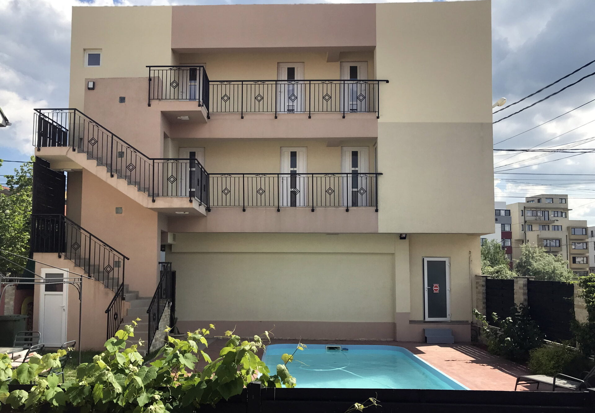 Pensiune Mamaia Nord Beach House - Oferte Cazare 2026